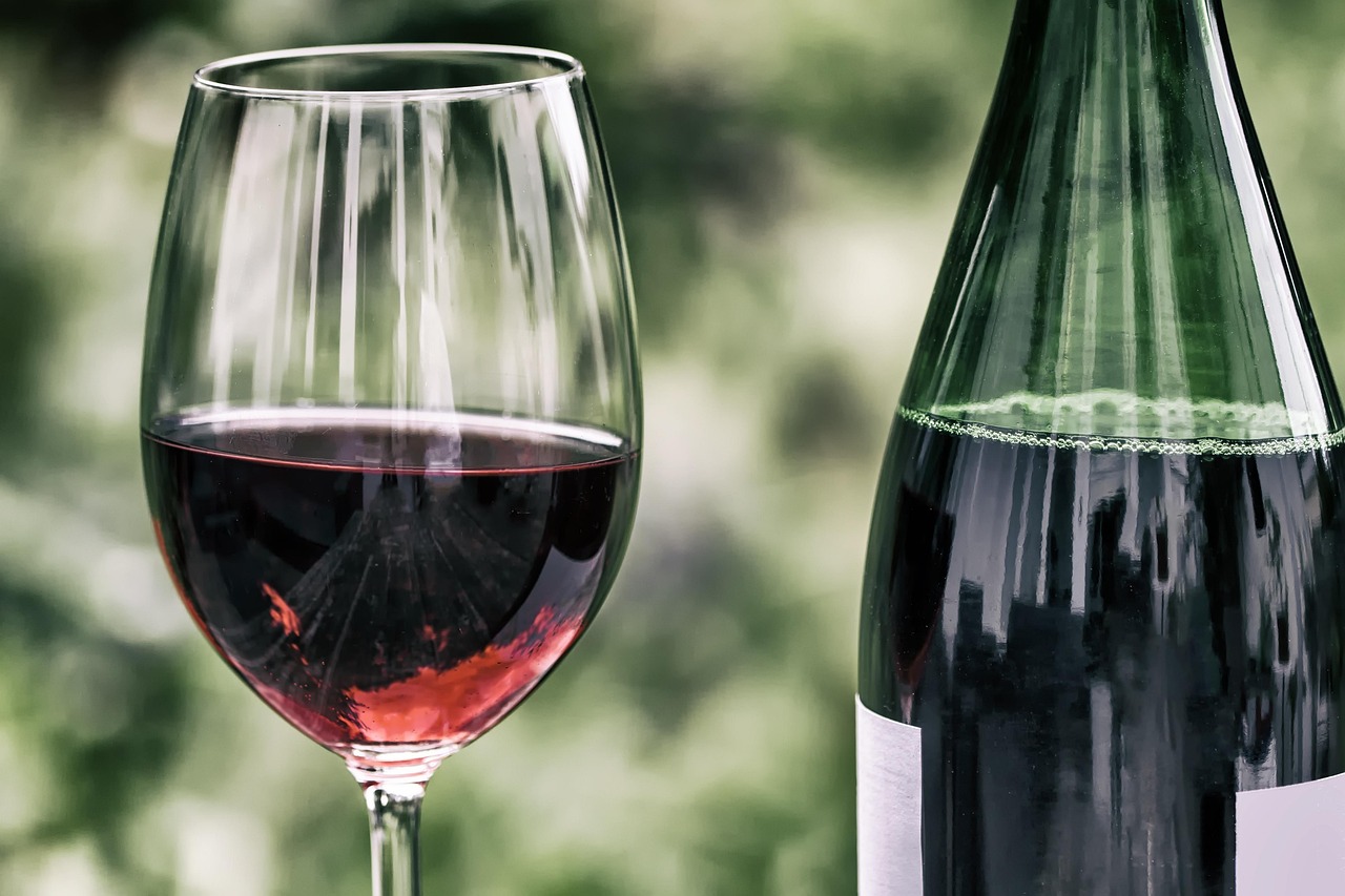 Champagne i plastik? Sådan skaber du luksus uden glasbrud